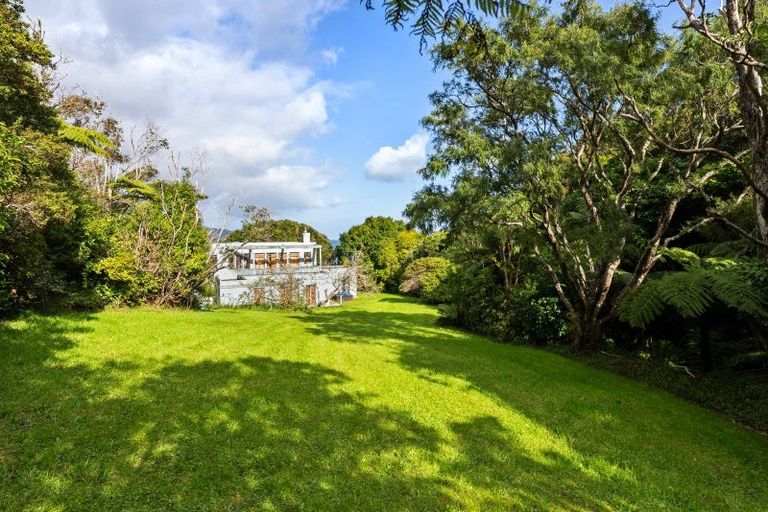 Photo of property in 208 Marine Drive, Lowry Bay, Lower Hutt, 5013