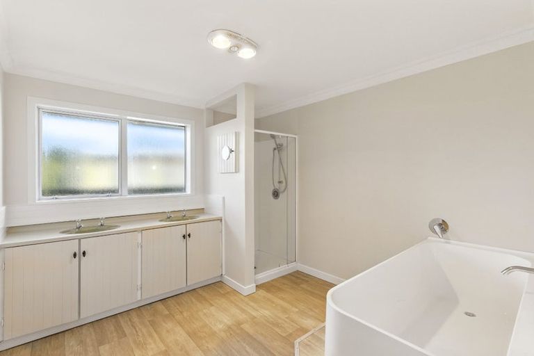 Photo of property in 5 Karaka Street, Otaki Beach, Otaki, 5512