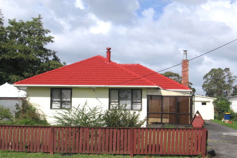 Photo of property in 18 Fairdene Avenue, Henderson, Auckland, 0610