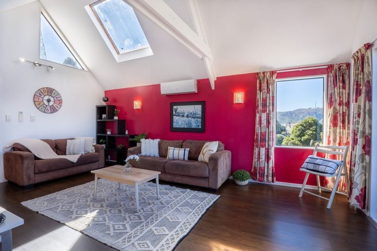 Photo of property in 7 Admiralty Street, Crofton Downs, Wellington, 6035