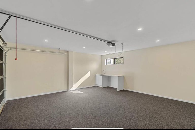 Photo of property in 8b Deuxberry Avenue, Northcote, Auckland, 0627