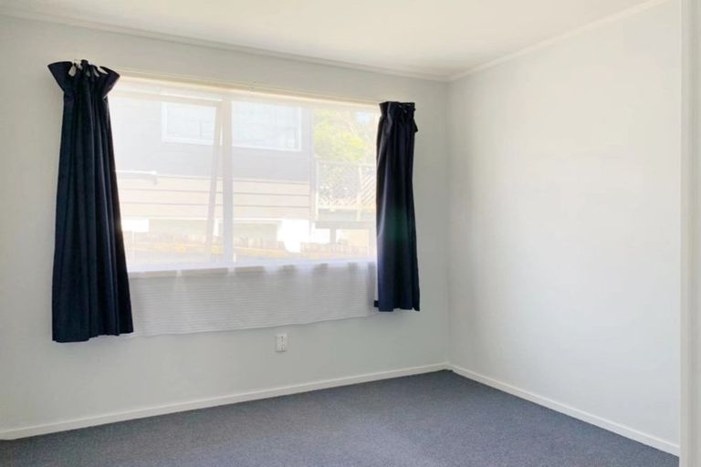 Photo of property in 25 Leo Street, Glen Eden, Auckland, 0602