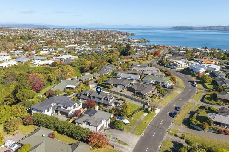 Photo of property in 83 Harvey Street, Waipahihi, Taupo, 3330