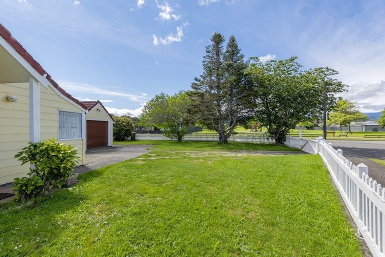 Photo of property in 2 Waimarie Park, Levin, 5510