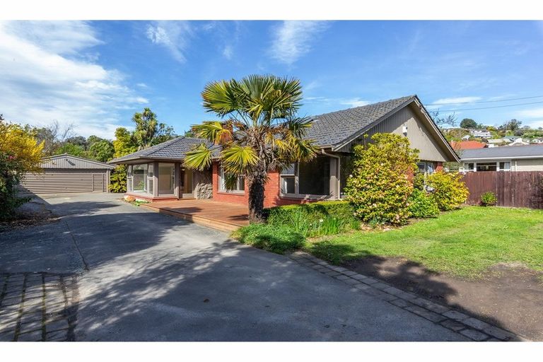 Photo of property in 174 Centaurus Road, Saint Martins, Christchurch, 8022