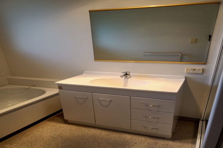 Photo of property in 1/39 Waimairi Road, Upper Riccarton, Christchurch, 8041