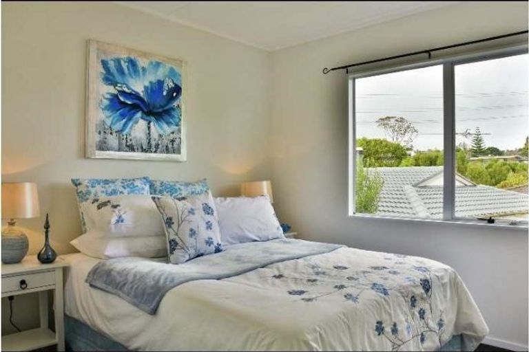 Photo of property in 47 Meadowvale Rise, Titirangi, Auckland, 0604