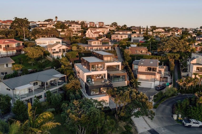 Photo of property in 52 Beach Road, Castor Bay, Auckland, 0620
