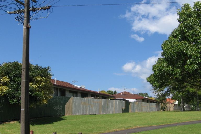 Photo of property in 10/60 Nikau Street, New Lynn, Auckland, 0600