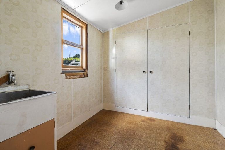 Photo of property in 8 Ross Street, Marton, 4710