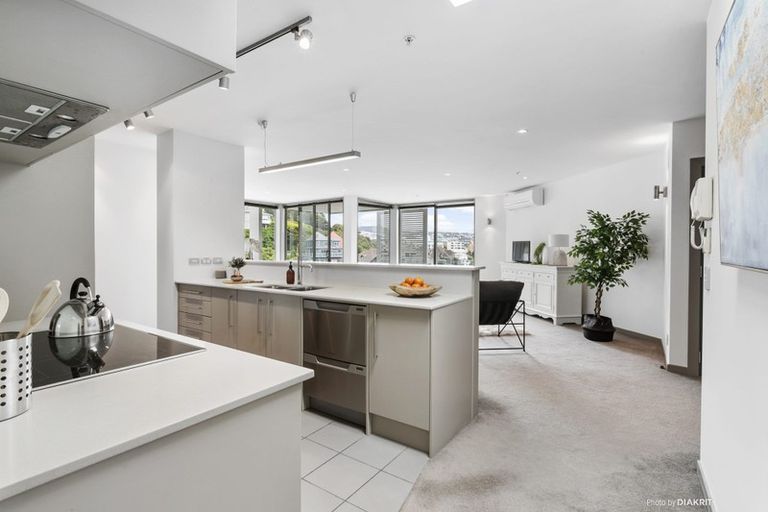 Photo of property in 3a/22 Telford Terrace, Oriental Bay, Wellington, 6011