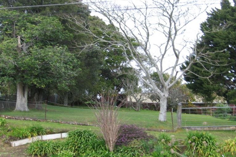 Photo of property in 9 Puriri Street, Helensville, 0800