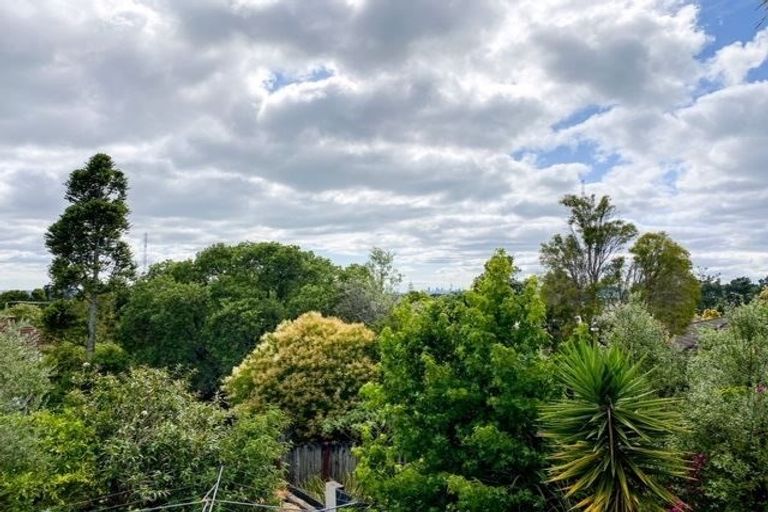 Photo of property in 22 Hartley Terrace, Massey, Auckland, 0614