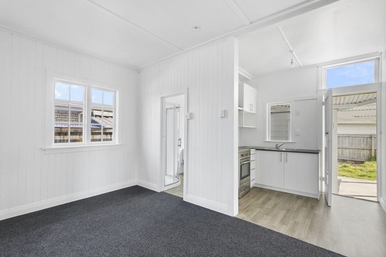 Photo of property in 15 Maitland Street, Frankton, Hamilton, 3204