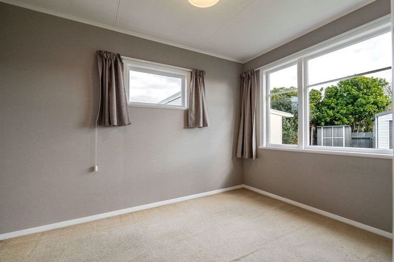 Photo of property in 12 Keith Street, Roslyn, Palmerston North, 4414