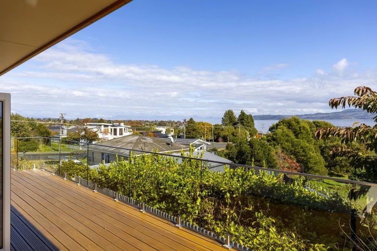 Photo of property in 36 Shepherd Road, Waipahihi, Taupo, 3330