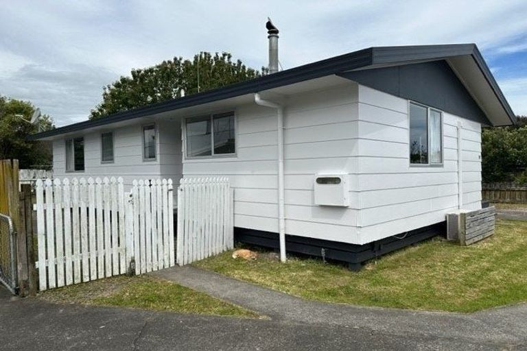 Photo of property in 10 Cypress Place, Aramoho, Whanganui, 4500