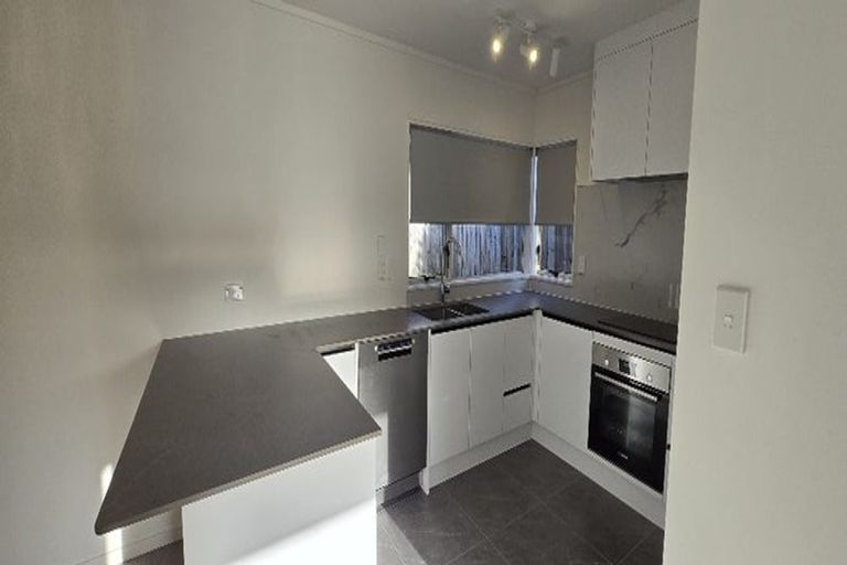 Photo of property in 2/24 Wylie Avenue, Sunnynook, Auckland, 0620