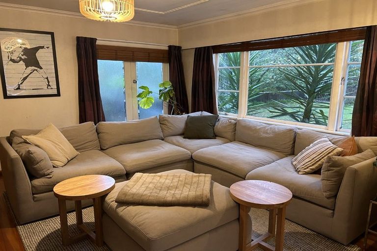 Photo of property in 43 Victoria Street, Carterton, 5713