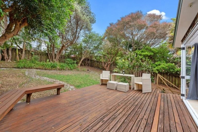 Photo of property in 2/21 Glamorgan Drive, Torbay, Auckland, 0630