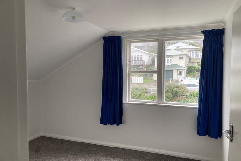 Photo of property in 87 Queens Drive, Lyall Bay, Wellington, 6022