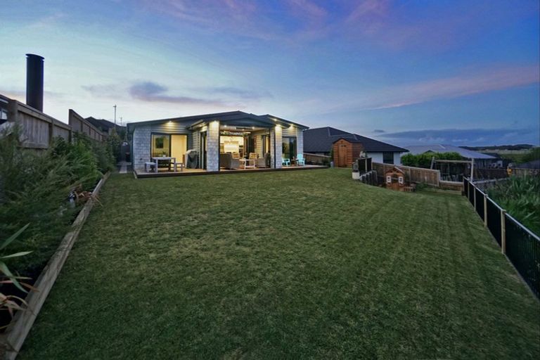 Photo of property in 8 Kiritiana Close, Pyes Pa, Tauranga, 3112
