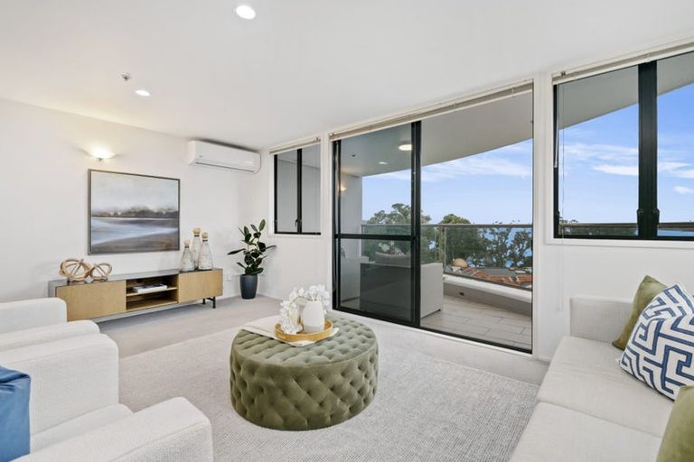 Photo of property in 5d/173 Hurstmere Road, Takapuna, Auckland, 0622