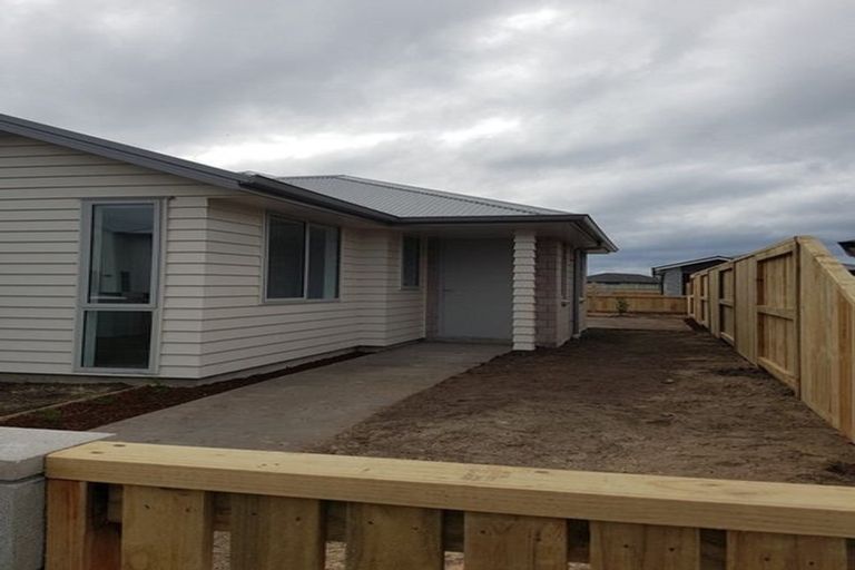 Photo of property in 11 Crown Street, Papamoa, 3118