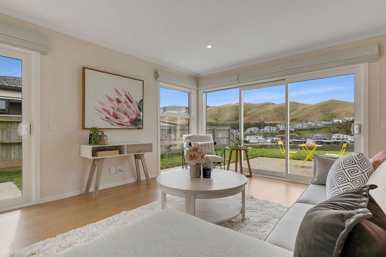 Photo of property in 44 Melksham Drive, Churton Park, Wellington, 6037