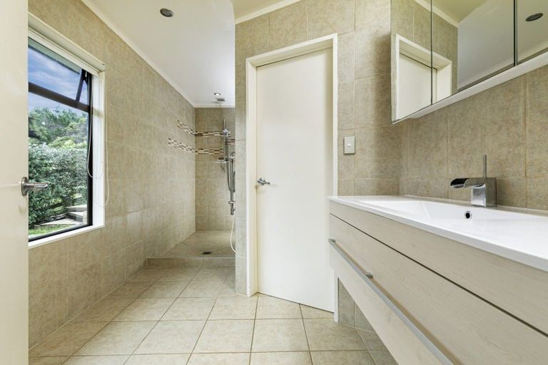 Photo of property in 1439 Old North Road, Helensville, 0875