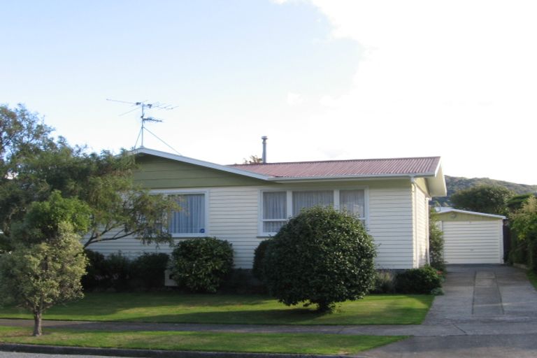 Photo of property in 13 Mataura Grove, Wainuiomata, Lower Hutt, 5014
