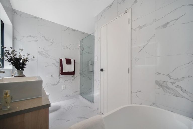 Photo of property in 165 Grove Road, Papakura, 2110