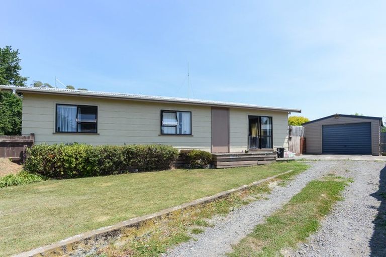 Photo of property in 16 Redwood Drive, Waipukurau, 4200