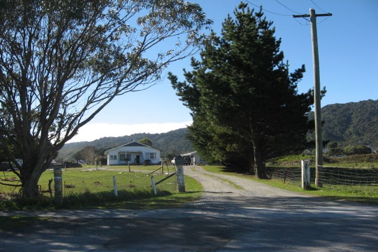 Photo of property in 35 Bright Street, Cobden, Greymouth, 7802