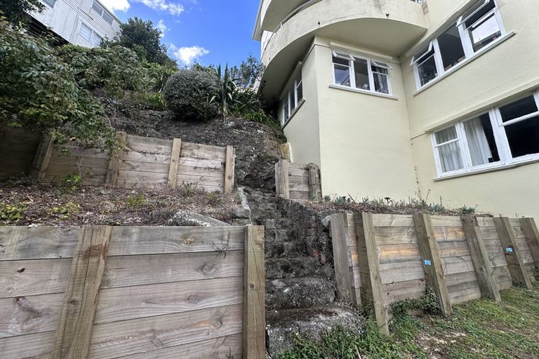 Photo of property in 20u3 Saint Michaels Crescent, Kelburn, Wellington, 6012