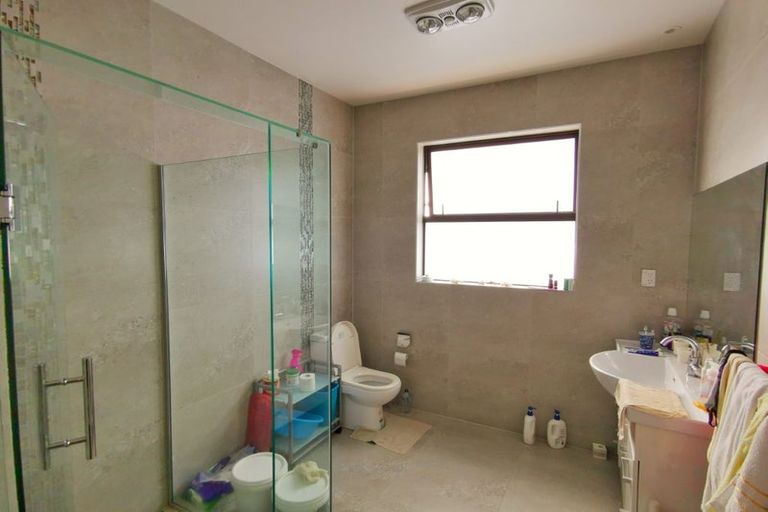 Photo of property in 20 San Prospero Crescent, Henderson, Auckland, 0612