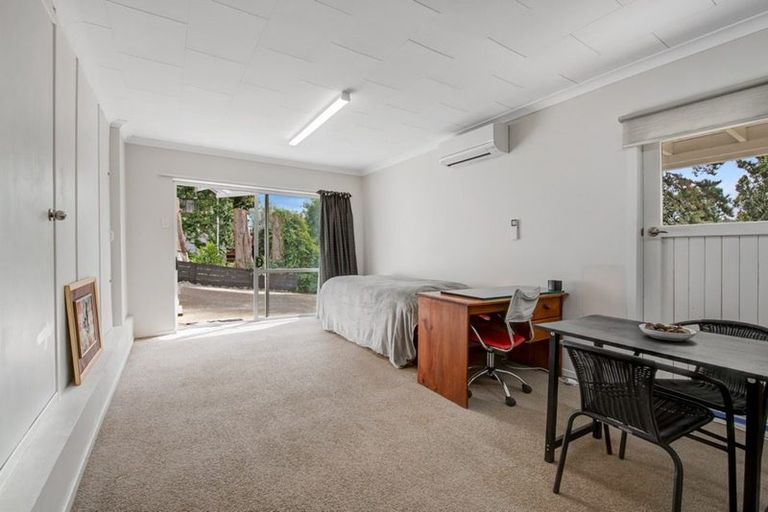 Photo of property in 9 Bryers Place, Bayview, Auckland, 0629