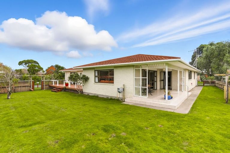 Photo of property in 11 The Avenue, Paraparaumu Beach, Paraparaumu, 5032