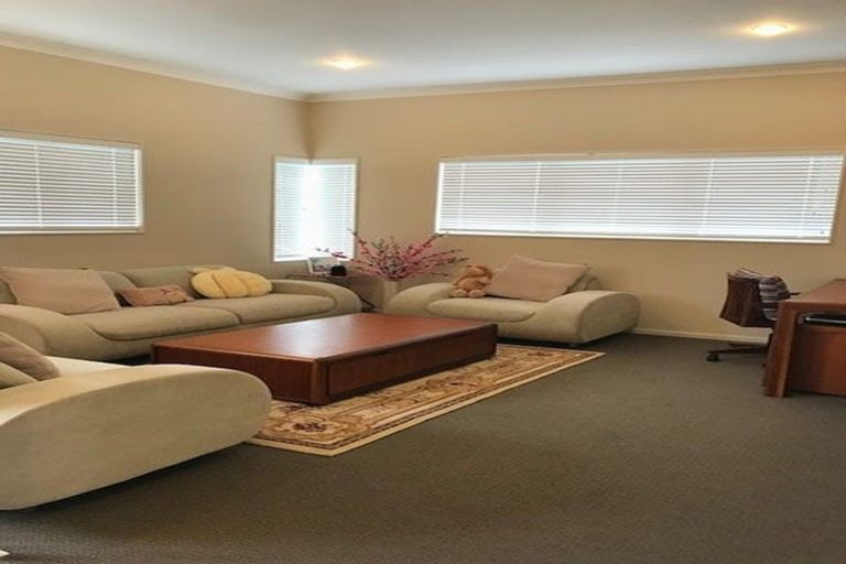 Photo of property in 10 Oak Bark Drive, Schnapper Rock, Auckland, 0632