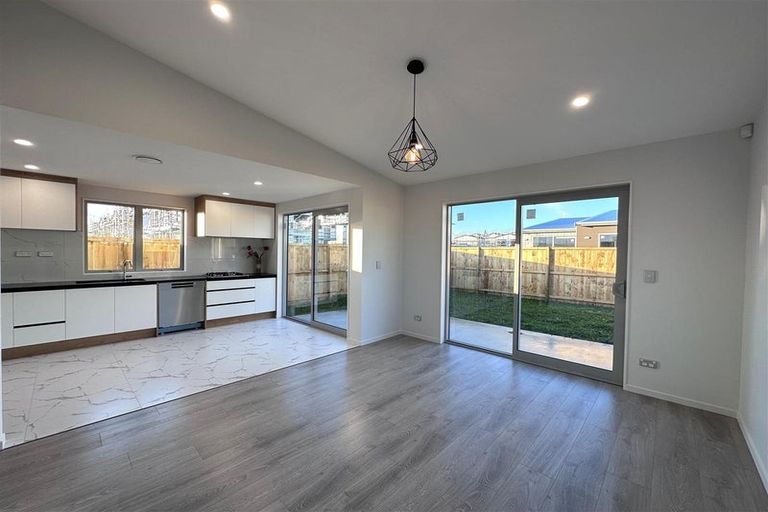 Photo of property in 16 Heihei Street, Papakura, 2110