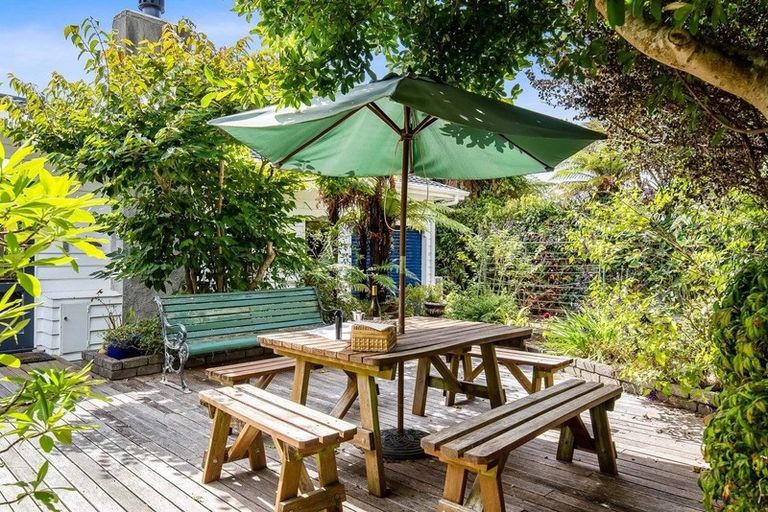 Photo of property in 10 Rata Street, Waikanae, 5036