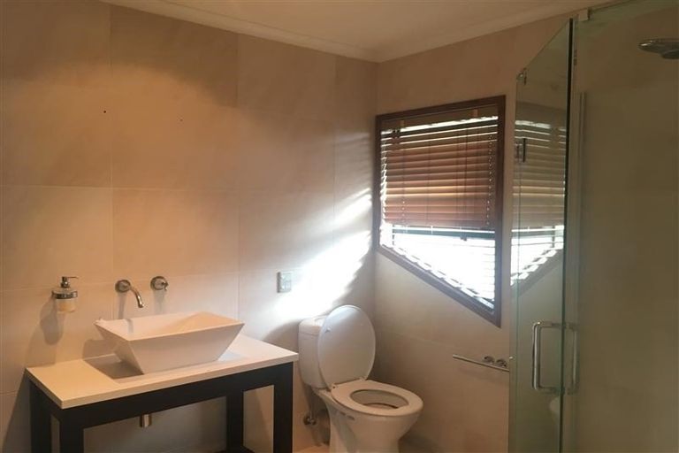 Photo of property in 18 Sinton Road, Hobsonville, Auckland, 0618