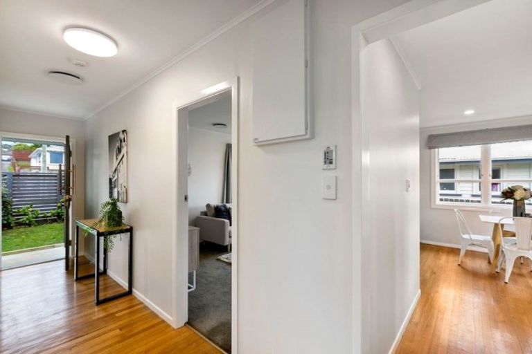 Photo of property in 44 Mark Avenue, Paparangi, Wellington, 6037