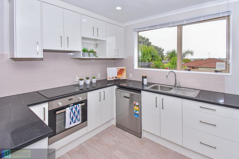 Photo of property in 26 Piriti Place, Weymouth, Auckland, 2103