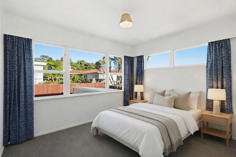 Photo of property in 31 Link Road, Newlands, Wellington, 6037