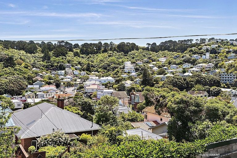 Photo of property in 2 Overtoun Terrace, Hataitai, Wellington, 6021