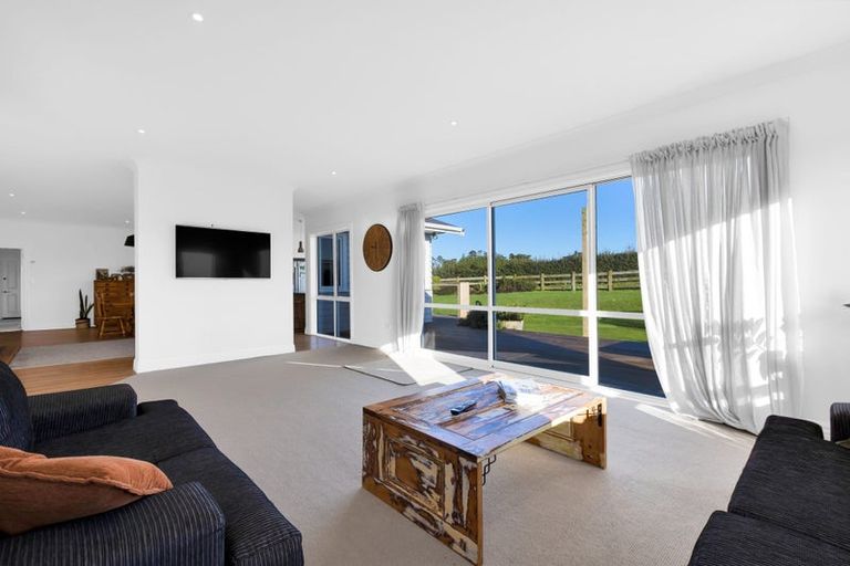 Photo of property in 159 Opunake Road, Stratford, 4391