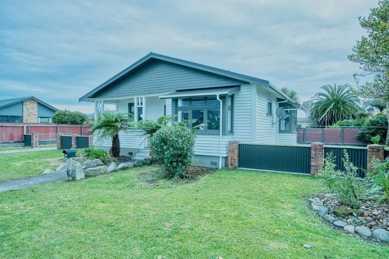 Photo of property in 71 Hoffman Street, Hokitika, 7810
