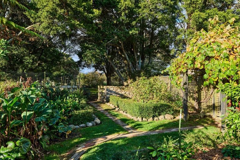 Photo of property in 117 Arcus Road, Te Horo, Otaki, 5582