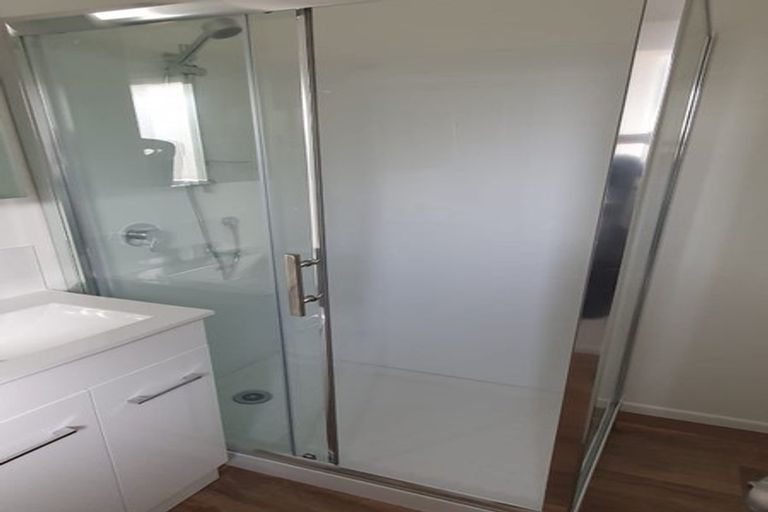 Photo of property in 2/7 Arawa Street, New Lynn, Auckland, 0600
